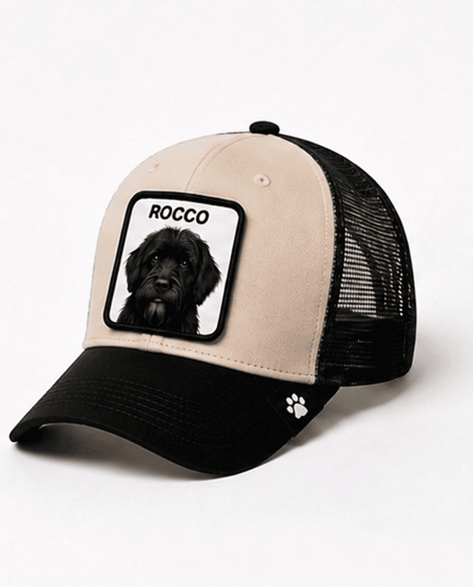 Gorra Beige y Negro con el patch de Rocco